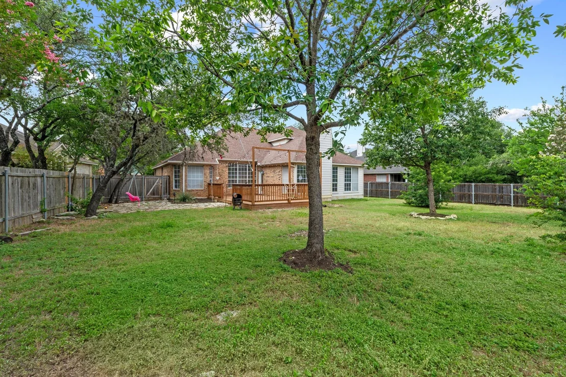 Photo of 8605 Axis DR