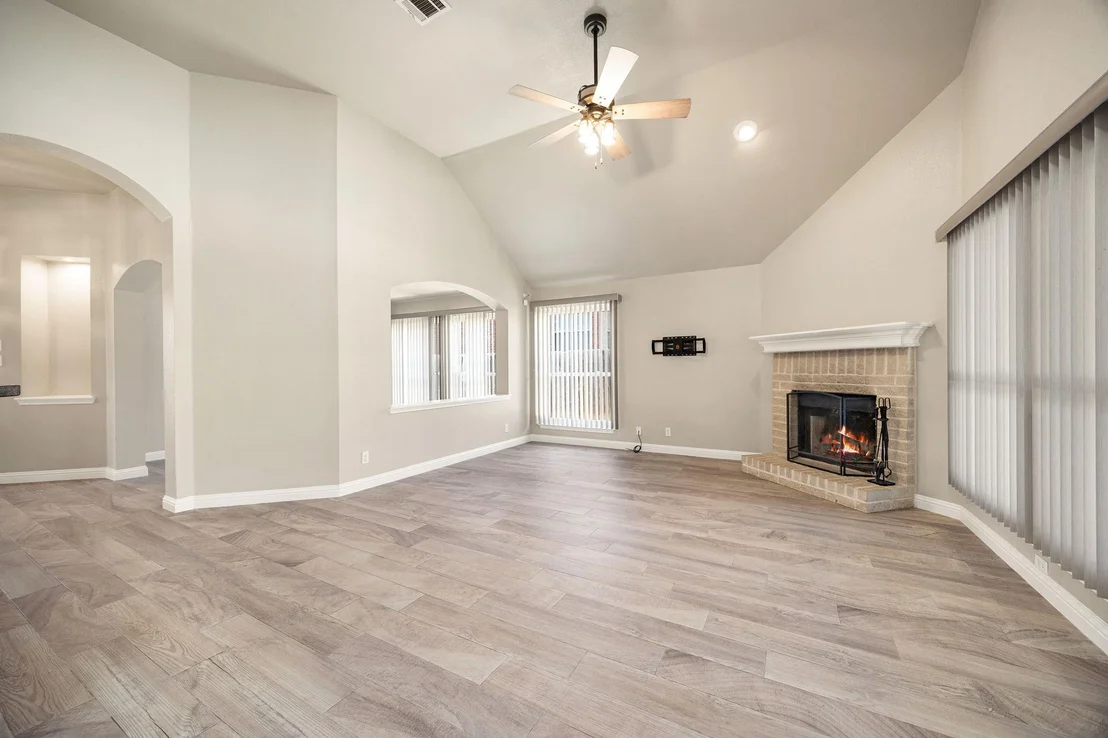 Photo of 707 Thrush DR