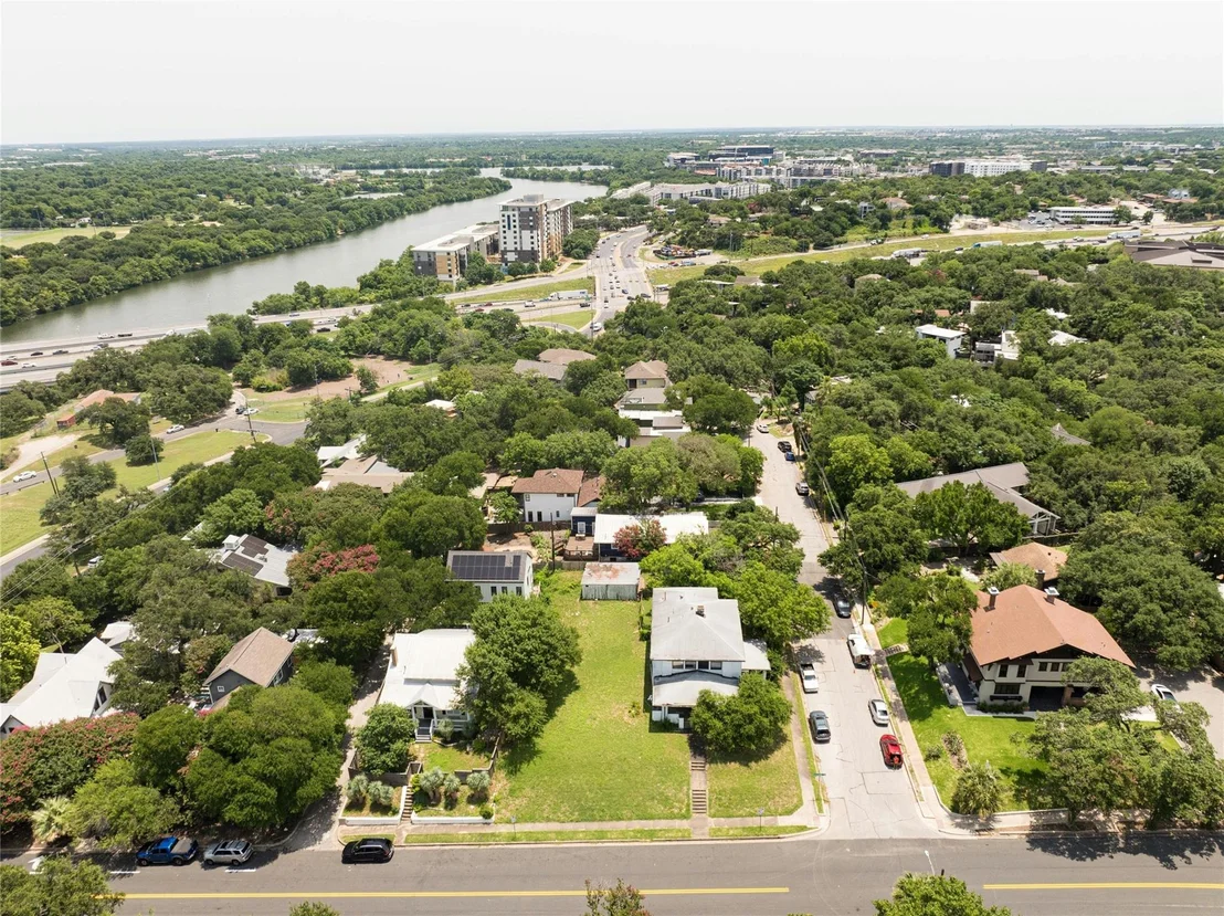 Photo of 1107 Travis Heights BLVD