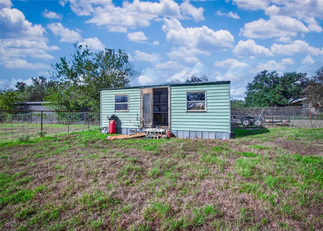 Photo of 7866 County Road 404