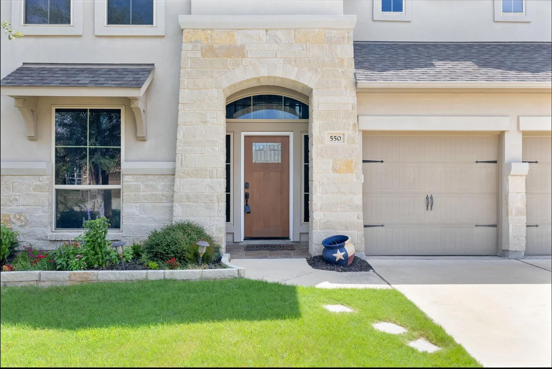 Photo of 550 Cortona LN