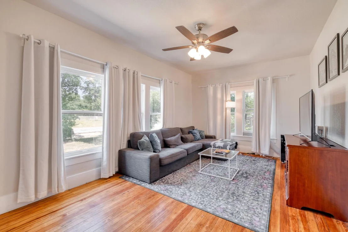 Photo of 905 Bellview Ave