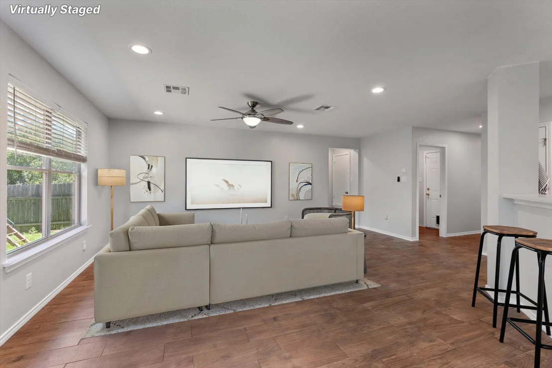 Photo of 620 Lavaca LOOP