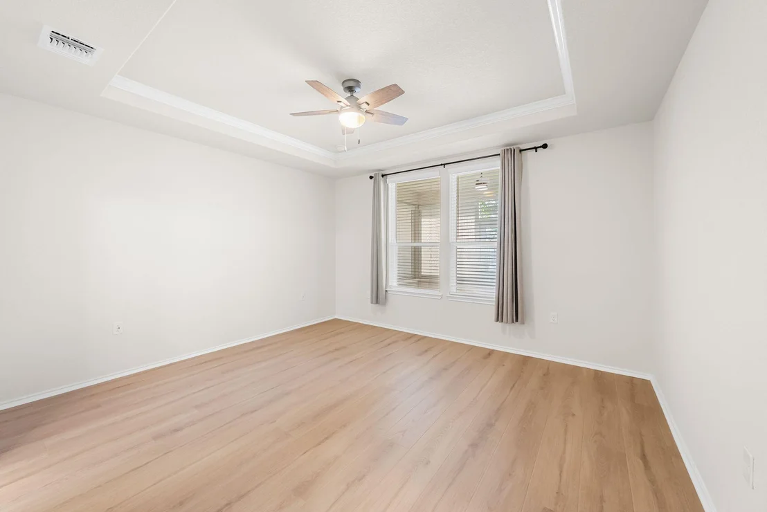 Photo of 120 Cross Bar ST