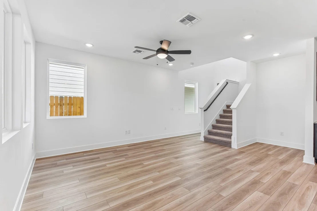 Photo of 117 Maverick Ave