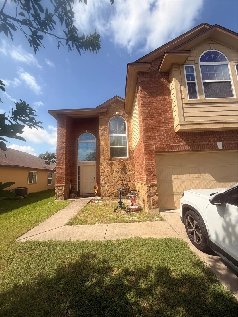 Photo of 124 Langtry LN