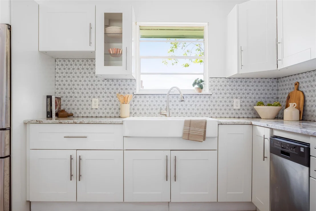 Photo of 304 W Bee ST