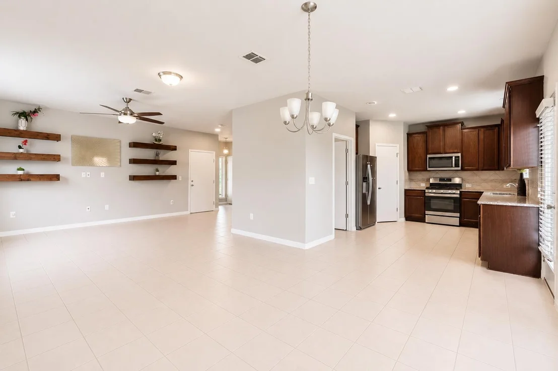 Photo of 366 Eagle Brook LN