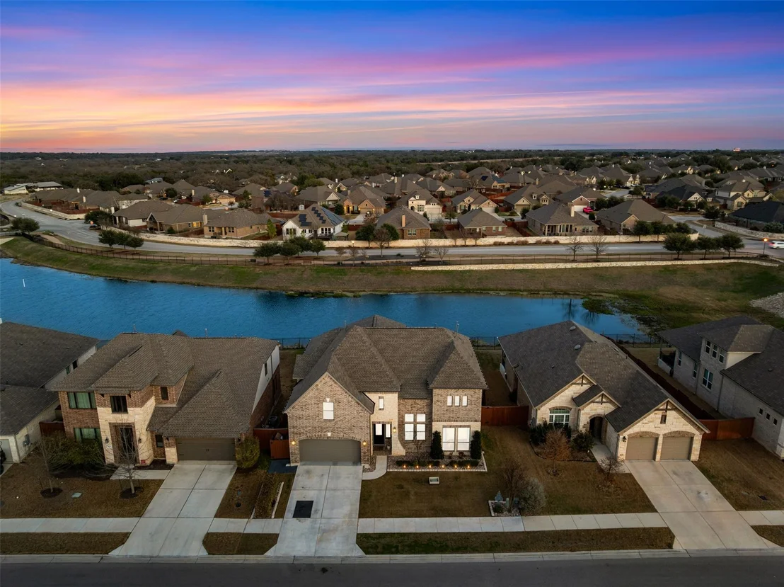 Photo of 2116 Ambling TRL