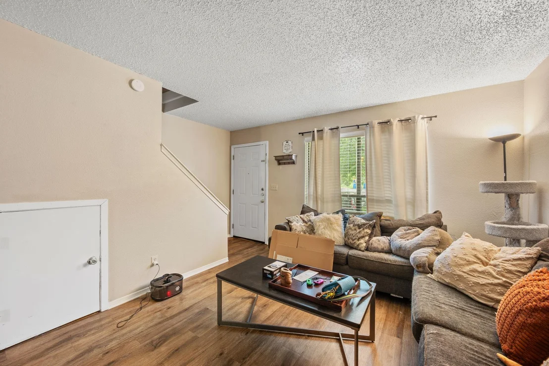 Photo of 128 Hillside DR