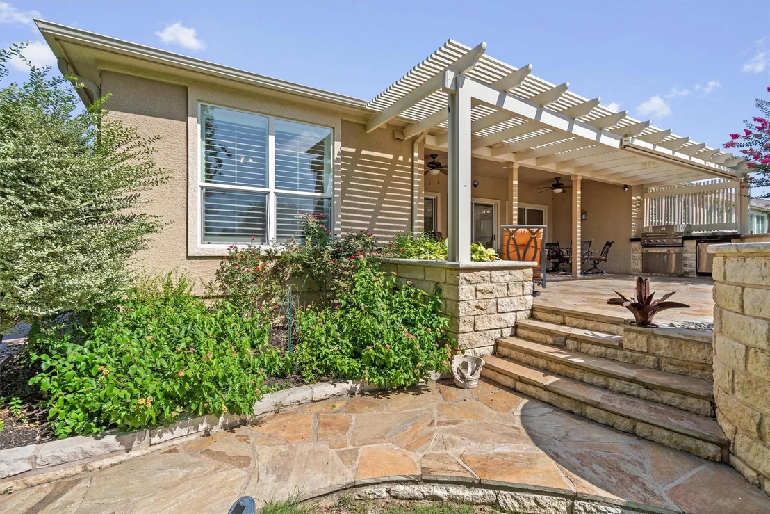 Photo of 300 Pipe Creek LN