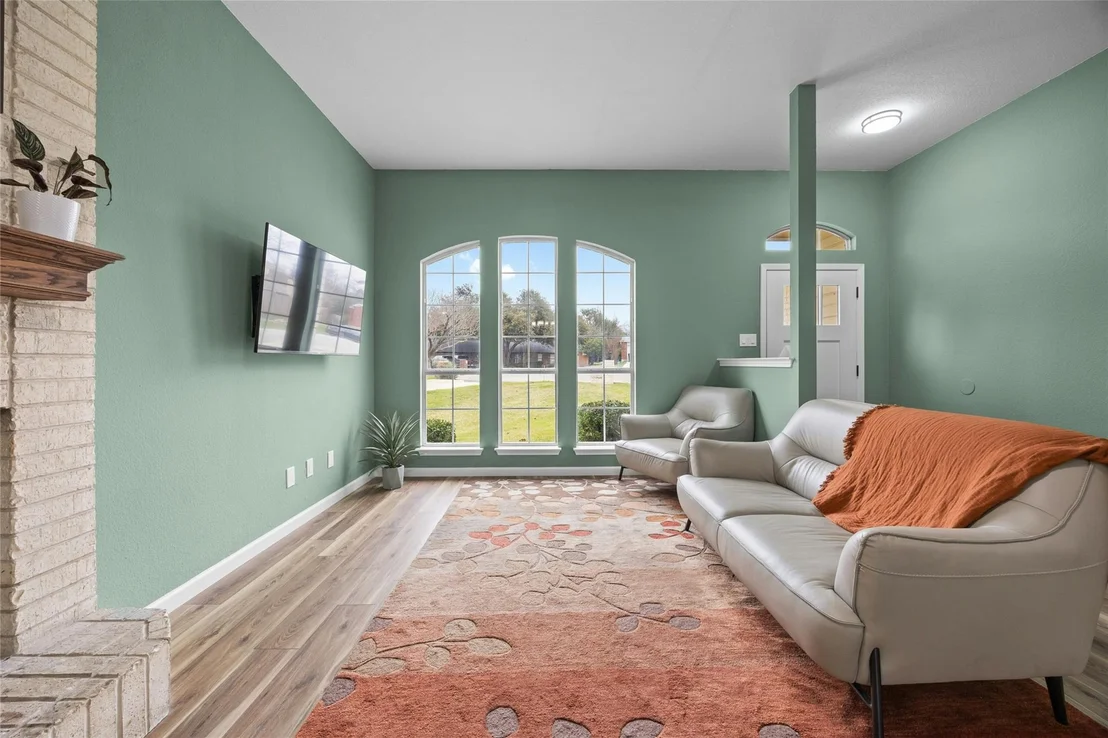 Photo of 610 Sabine CIR
