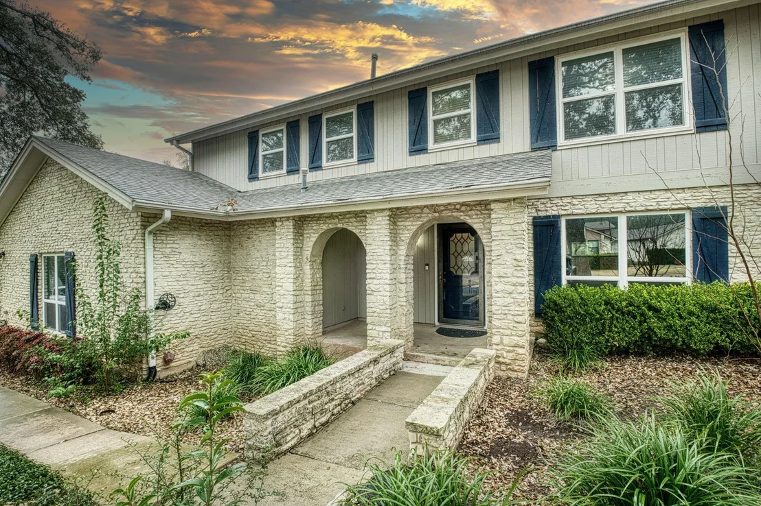 Photo of 210 River Bow DR