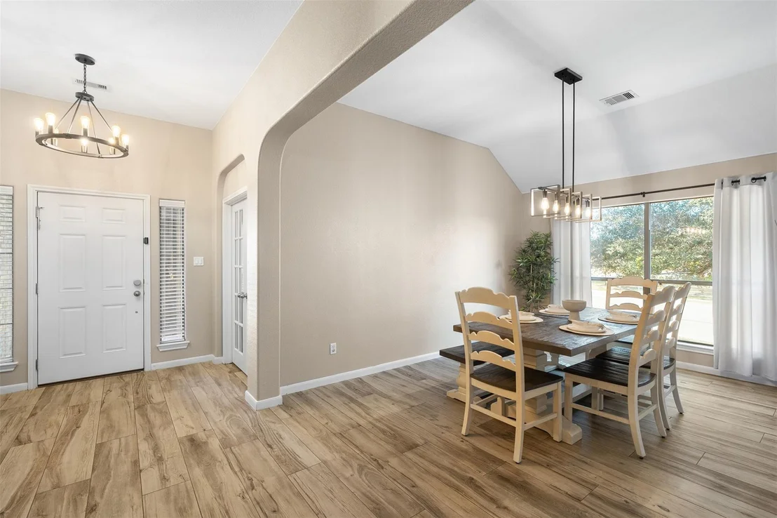 Photo of 407 Victoria DR