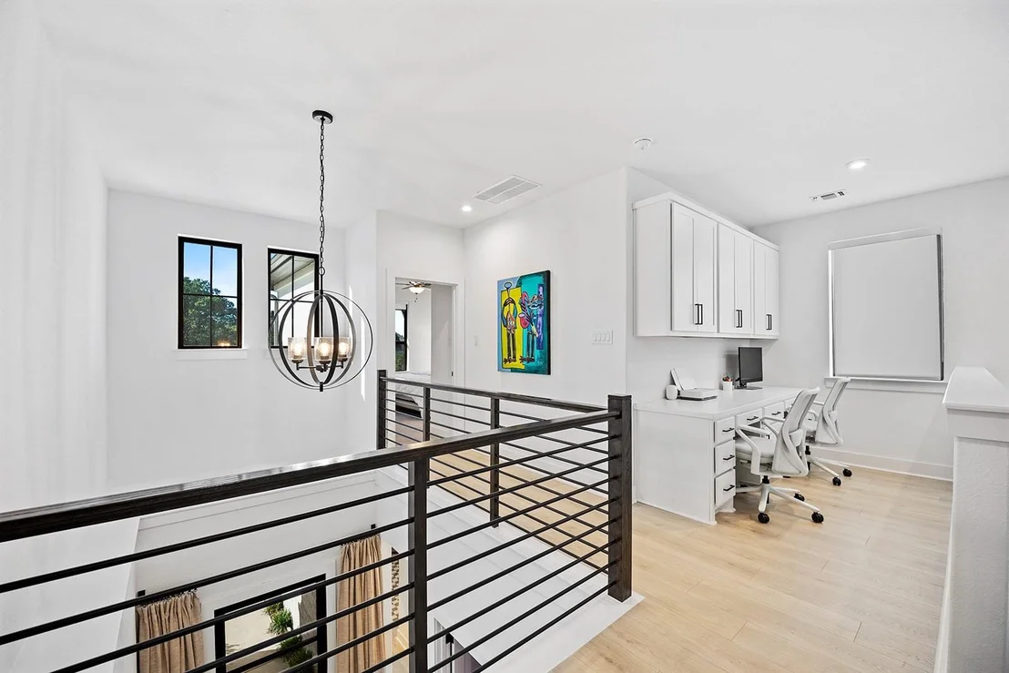 Photo of 645 Wolf Ridge RD