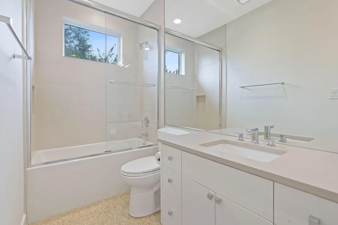 Photo of 10 HEDGE LN