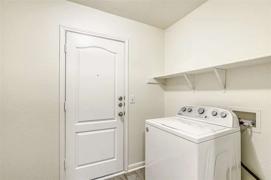 Photo of 113 Silver Lace LN