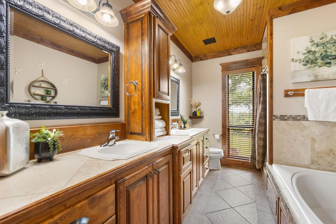 Photo of 544 River View DR