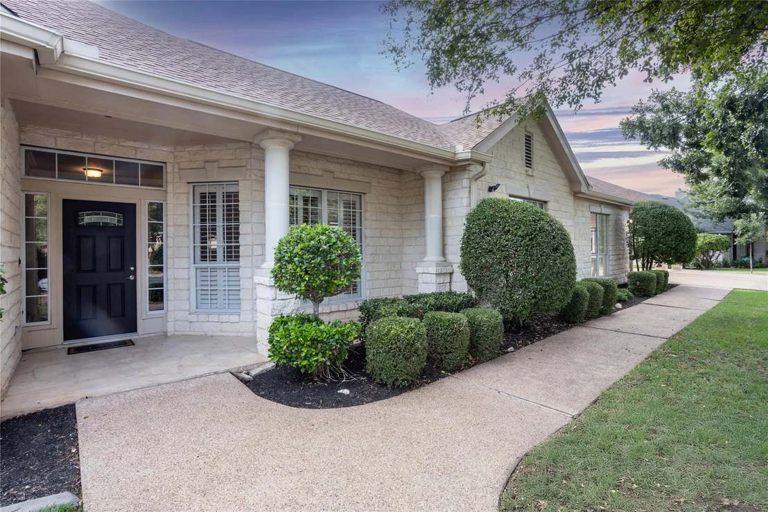 Photo of 10800 River Plantation DR