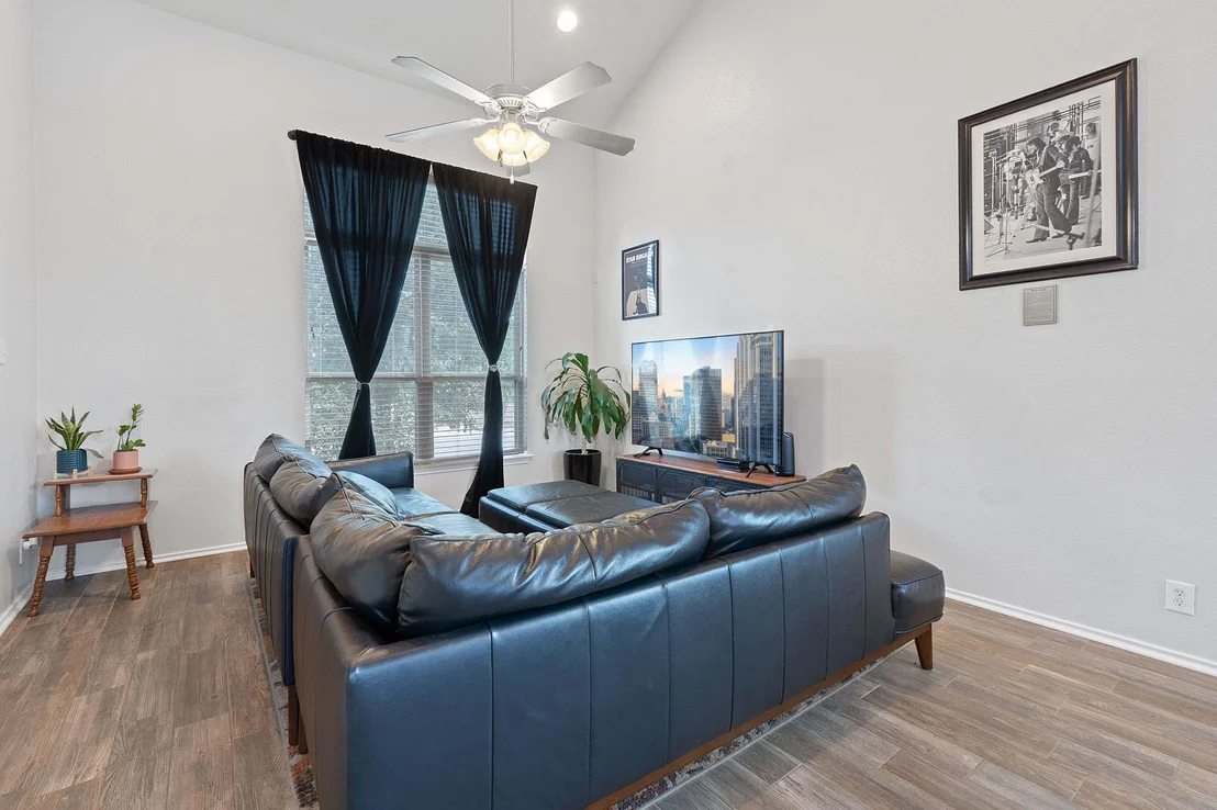 Photo of 579 Dragon Ridge RD