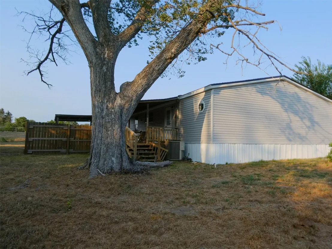 Photo of 1227 HIGHWAY 71 W