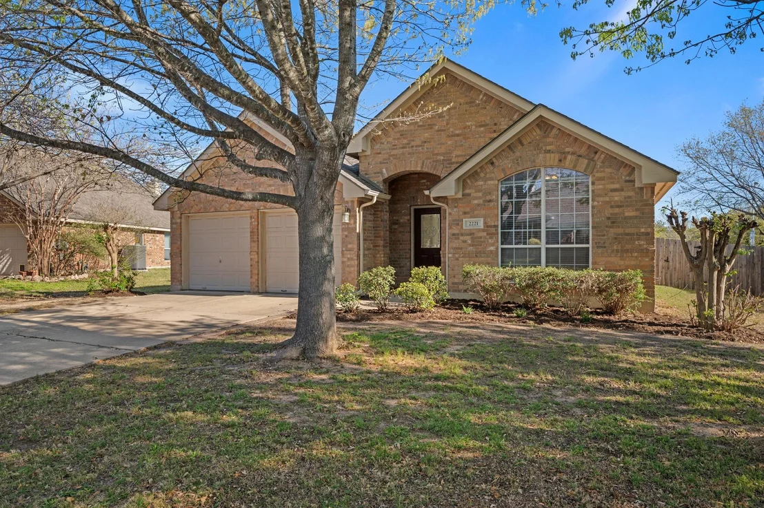 Photo of 2221 Village View LOOP