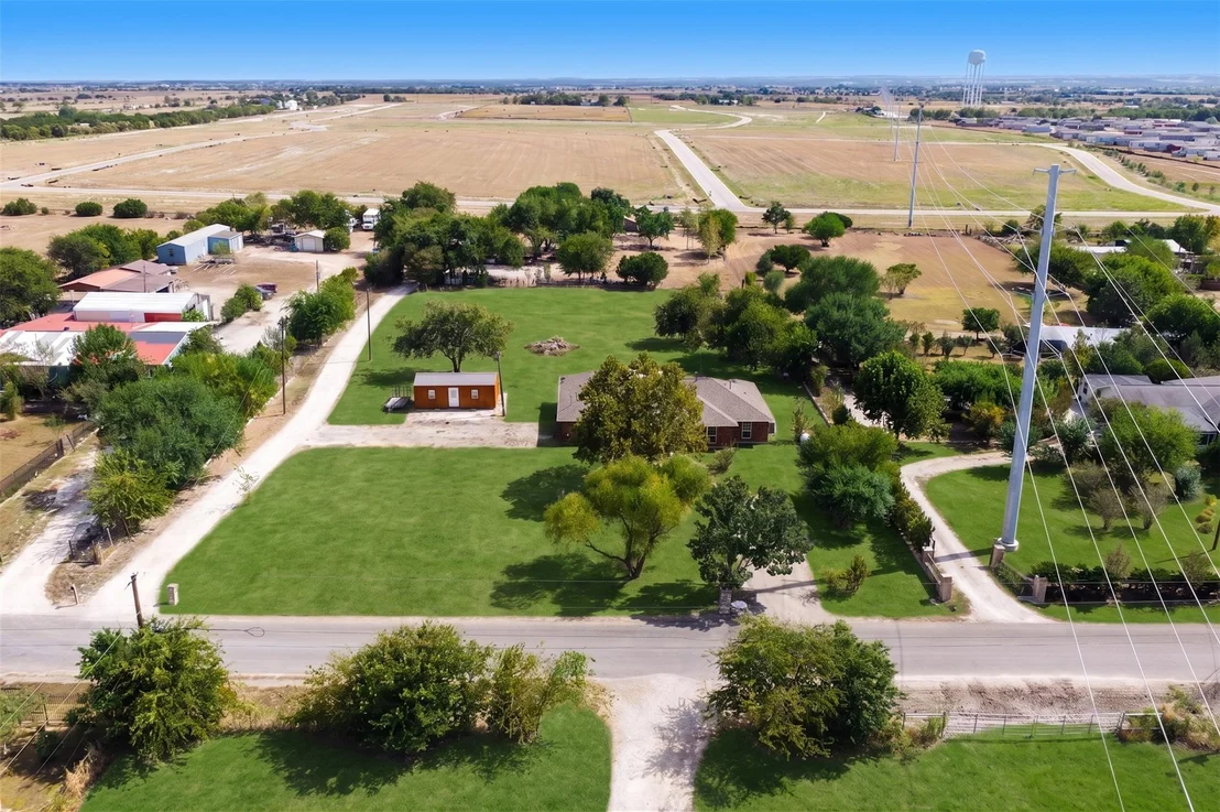 Photo of 770 Green Acres