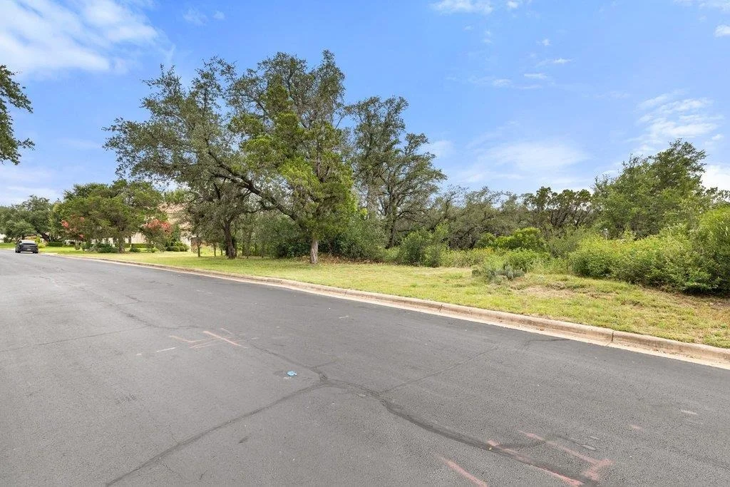 Photo of 16009 Chateau Ave