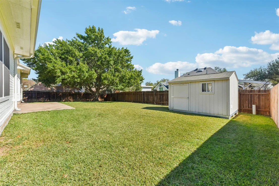 Photo of 412 Settlers Valley DR