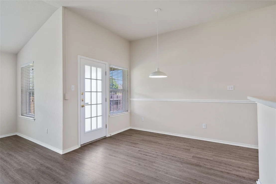 Photo of 3924 Links LN