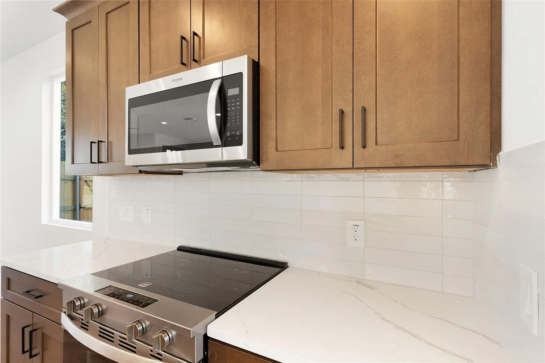 Photo of 107 Carmen CV