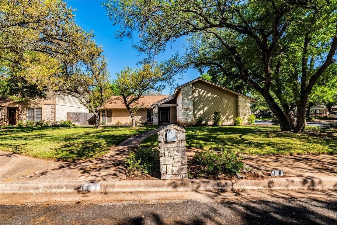 Photo of 7300 Tanbark CV