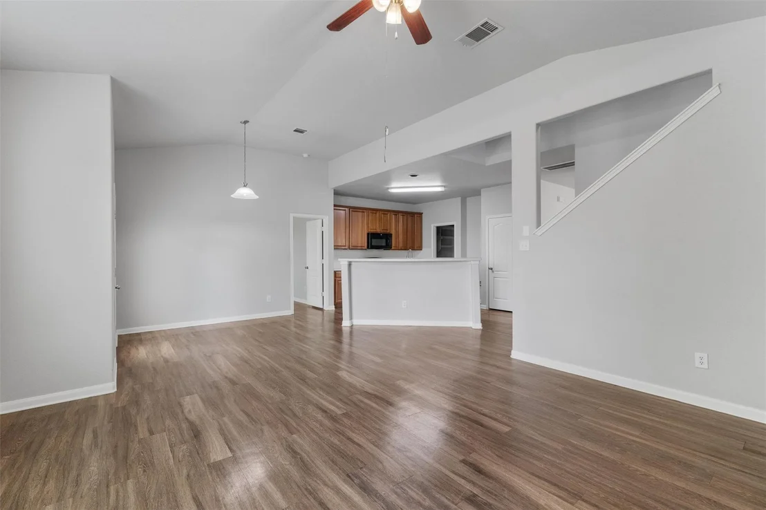 Photo of 198 Covent DR