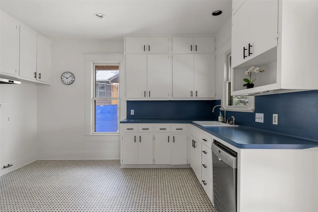 Photo of 613 Baylor ST