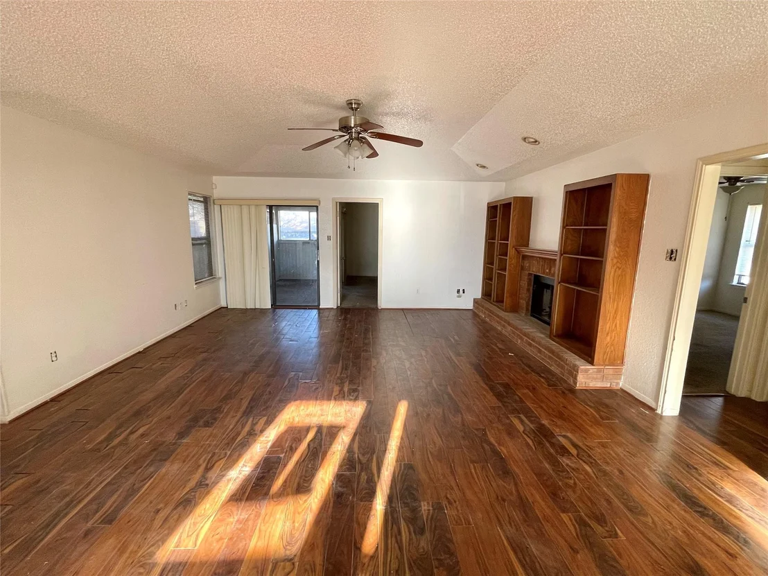 Photo of 401 Highridge CV