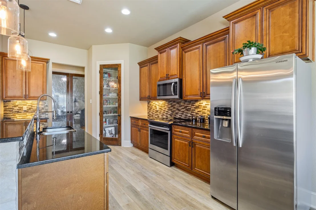 Photo of 1007 Saddle Bluff DR