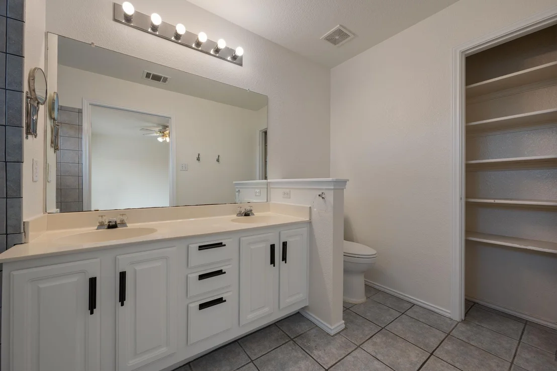 Photo of 1207 Rolling Ridge DR