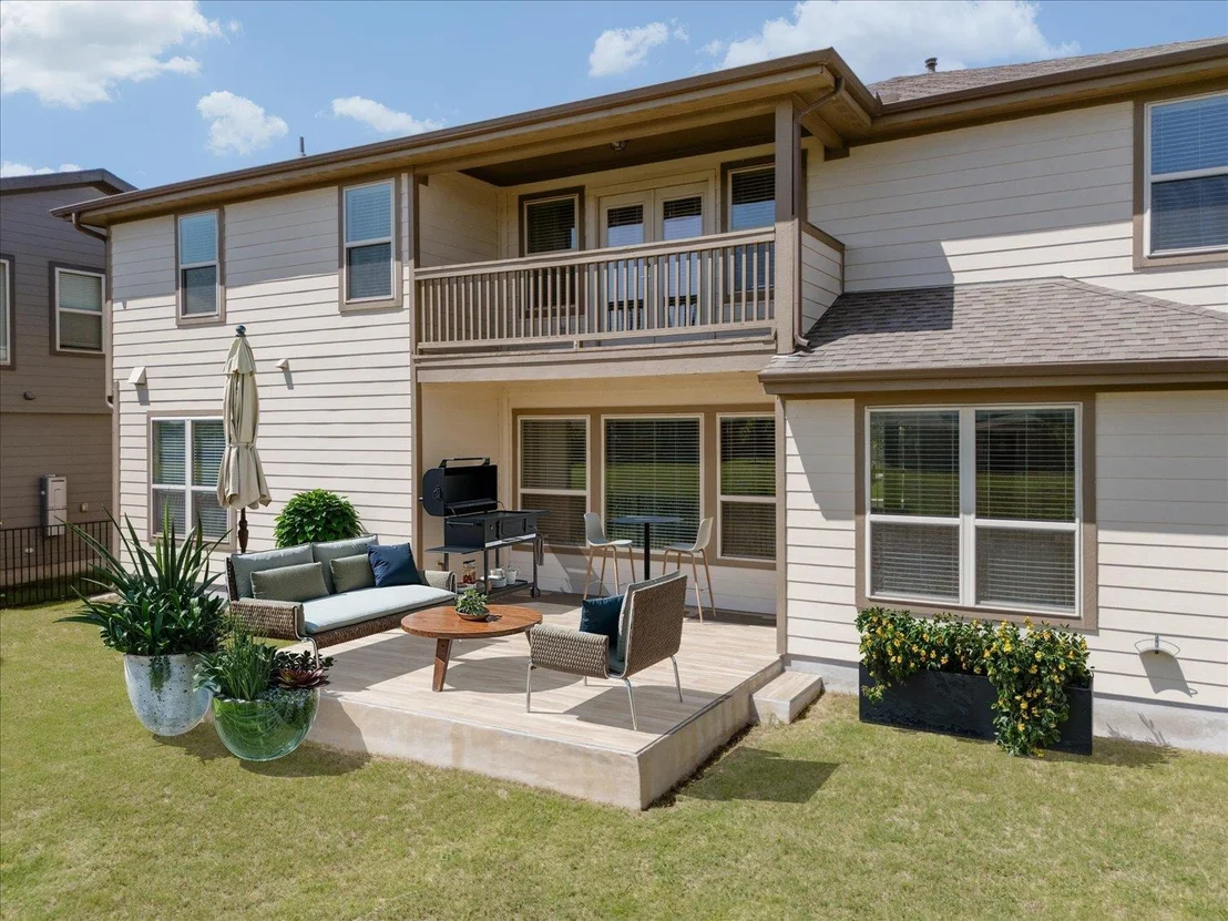 Photo of Unit 4 at 9305 McKnight LOOP