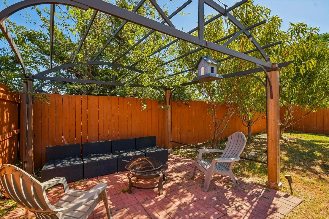 Photo of 221 Bonnet BLVD