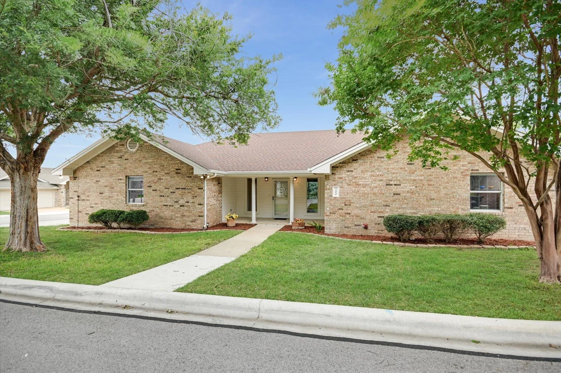 Photo of 700 Beachwood
