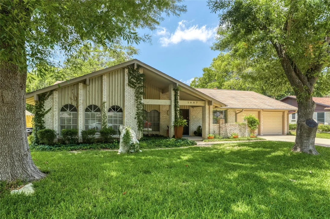 Photo of 1007 Quail Park DR