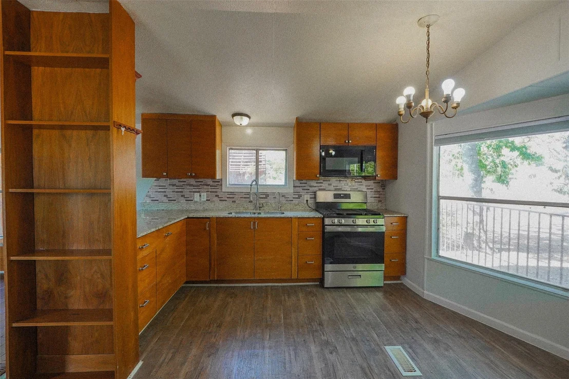 Photo of 155 5th ST