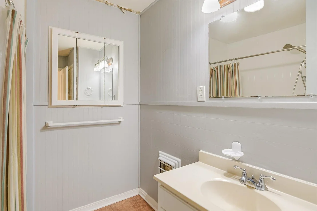 Photo of 212 W 55th ST