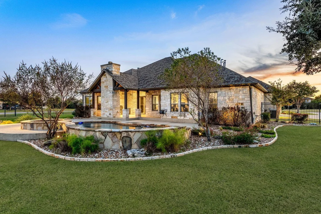 Photo of 500 Unity DR
