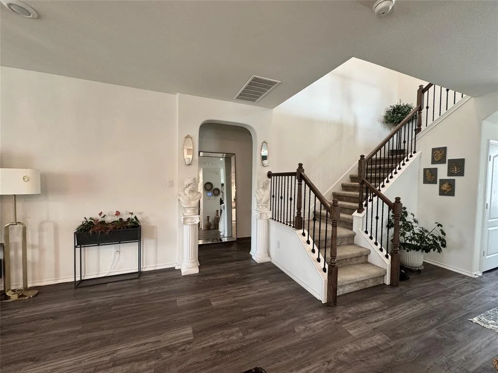 Photo of 1121 Arbor Acres LOOP