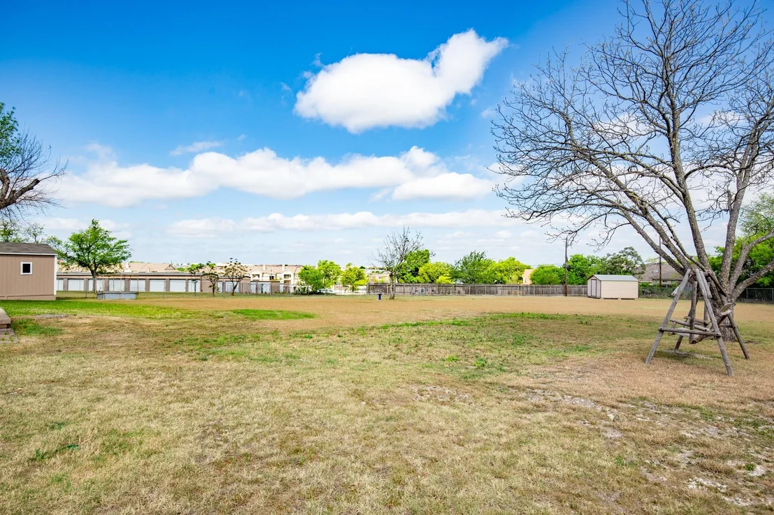 Photo of 1200 VAPOR DR