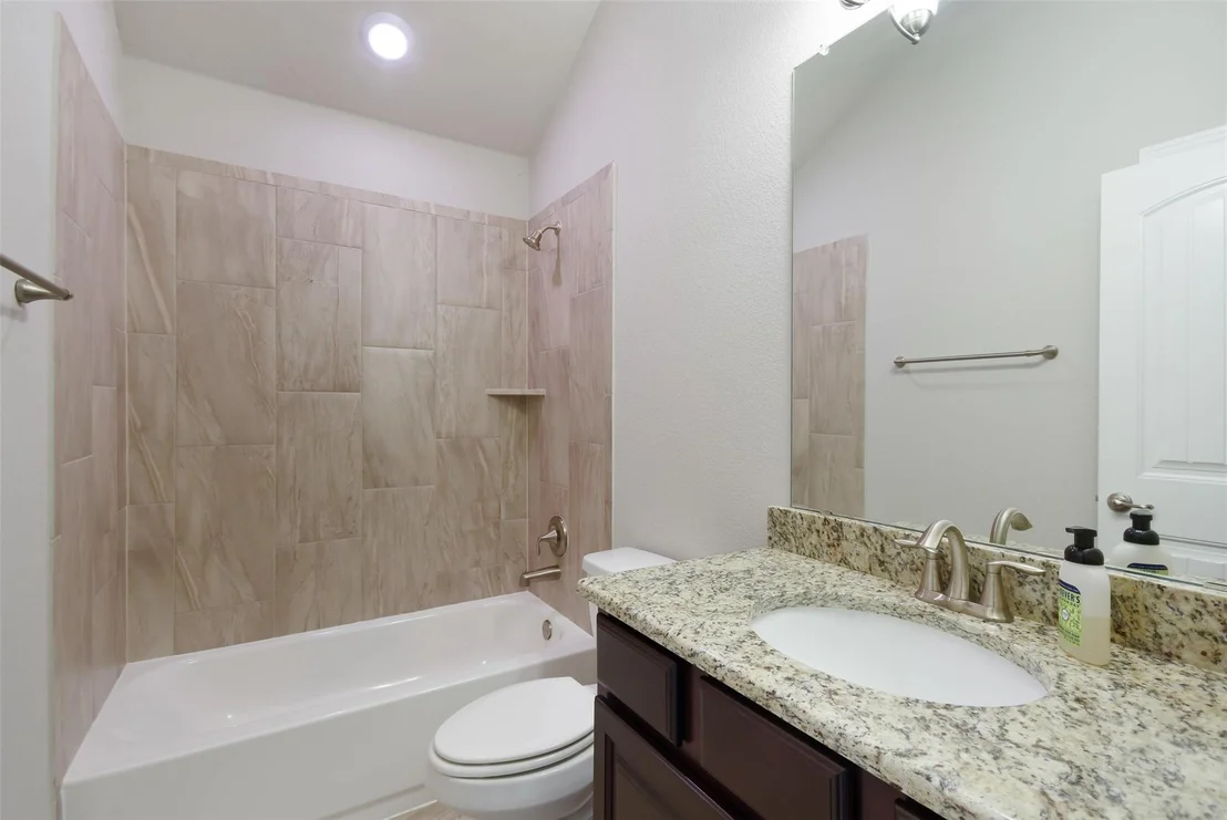 Photo of 2427 Centennial LOOP