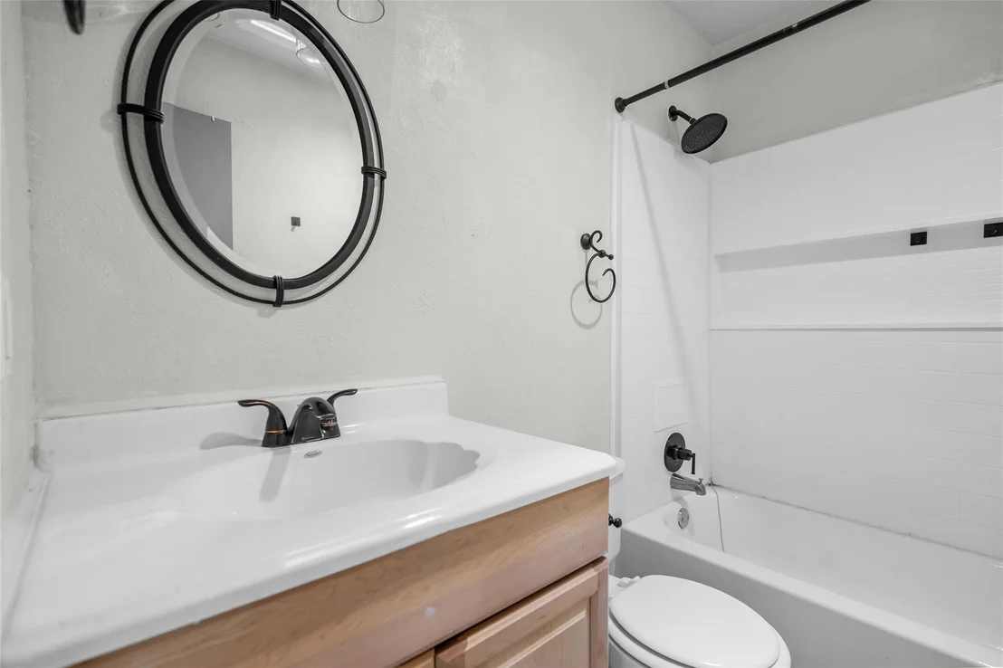 Photo of Unit 302 at 6718 Silvermine DR