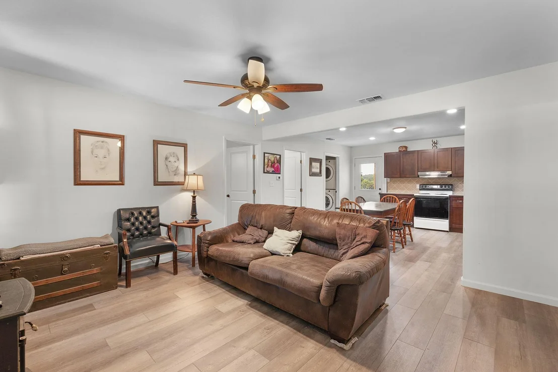 Photo of 211 Crestview