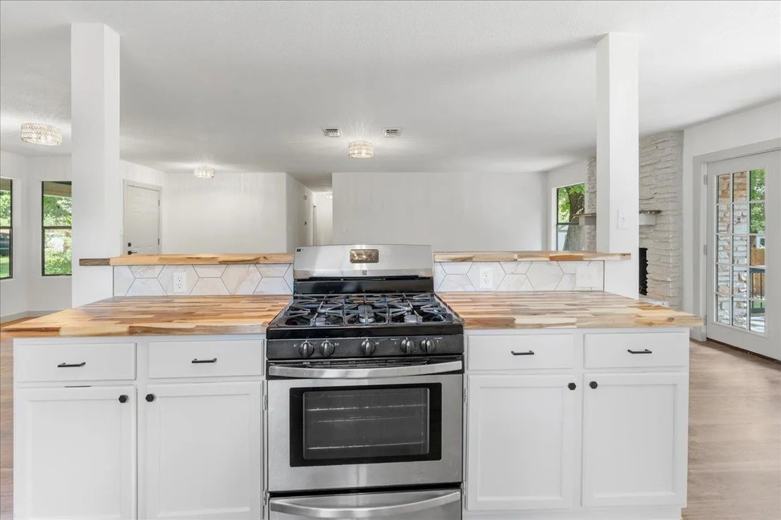 Photo of 2305 Donna DR